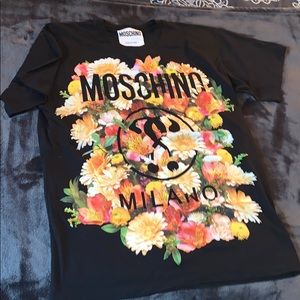 Oversized Moschino Printed tee!